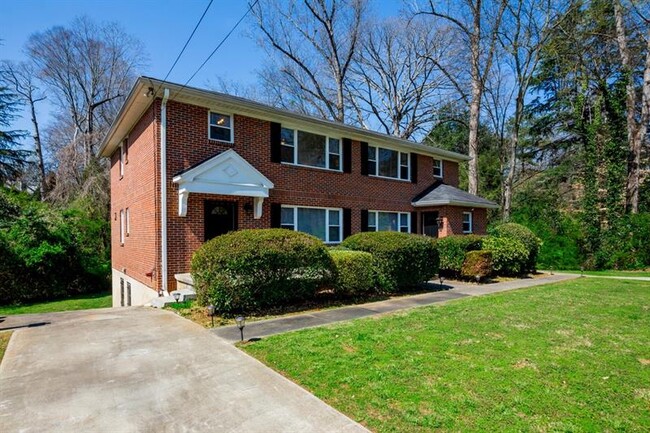 Building Photo - 1536-1538 Beech Valley Way NE