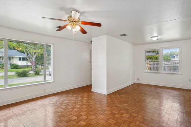 Building Photo - 9441 Sharla Dr