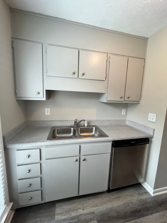Building Photo - 514 Mill Cove