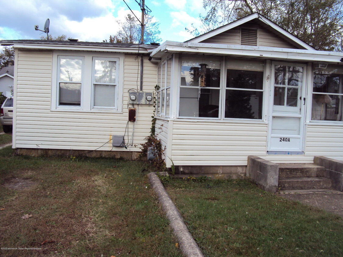 Building Photo - 240 Beachwood Blvd