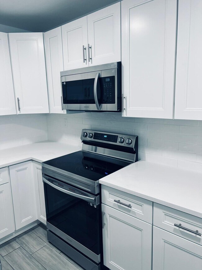 Foto del edificio - 930 N 14th Ct