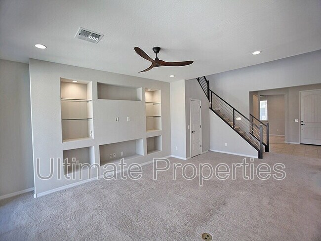 Foto del edificio - 8920 W Marshall Ave