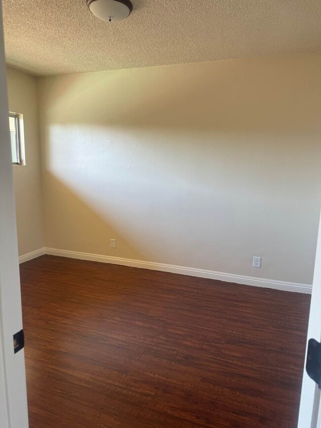 One Bedroom Apt - Sepulveda Apartments