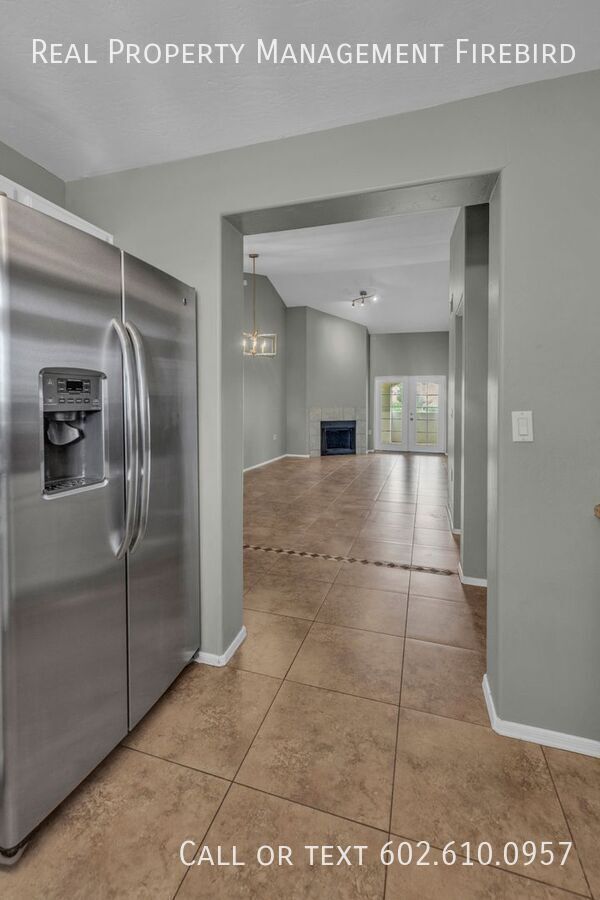 Foto del edificio - 10401 N 52nd St