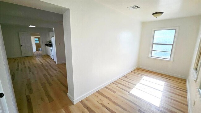 Foto del edificio - 531 E Curtis Dr