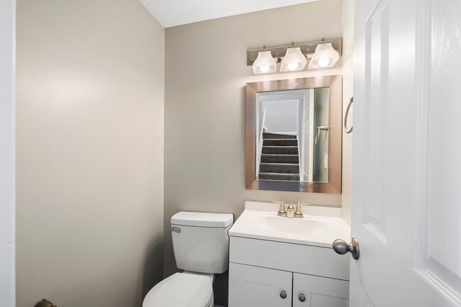Building Photo - Woodland Creek Townhomes and Apartments