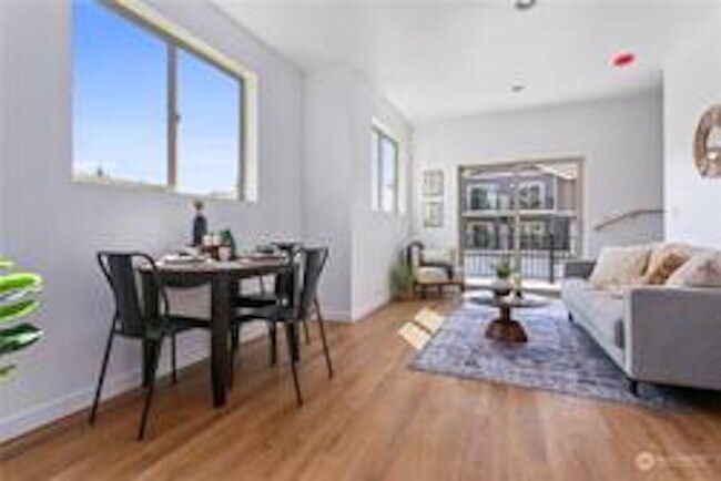 Building Photo - 2041 Salam Lp