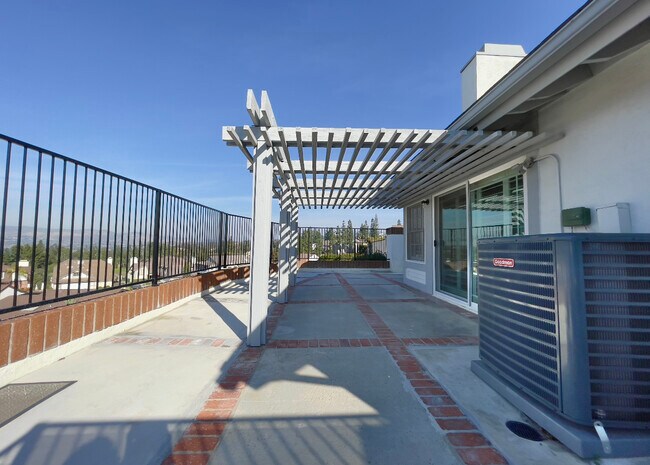 Building Photo - 5947 E Avenida La Vida