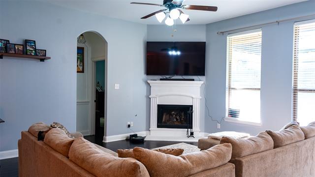Building Photo - 717 Saddlebrook Dr
