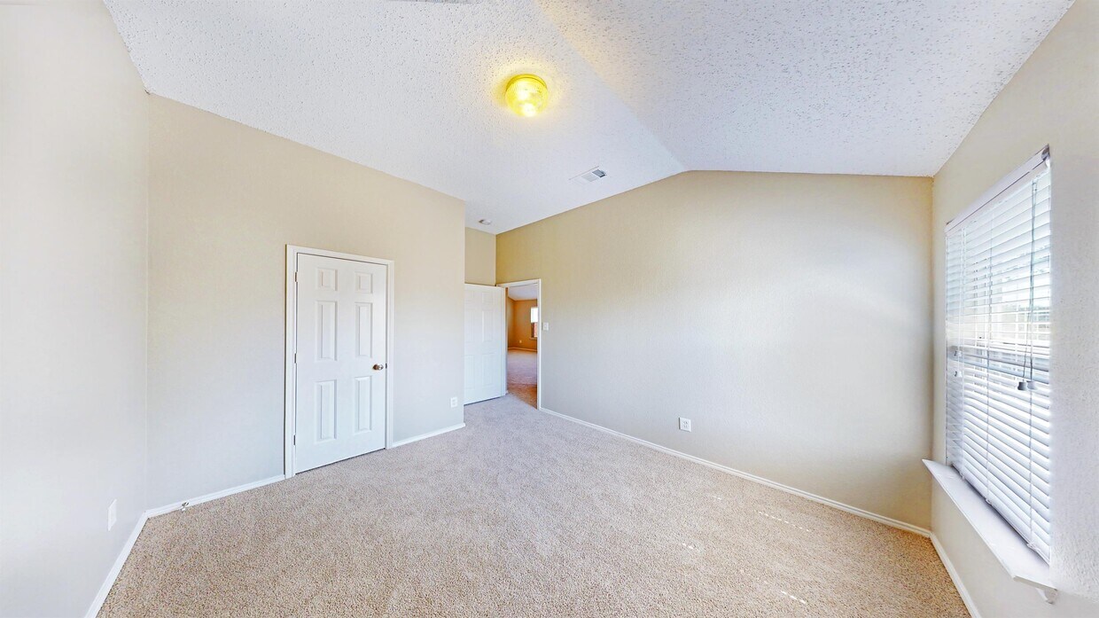 Primary Photo - 3512 Silverado TrailBEDROOM 2C - 734294