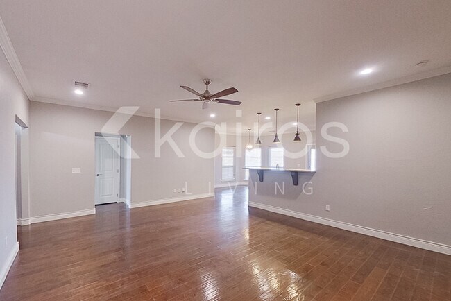 Foto del edificio - 7307 Albany Dr