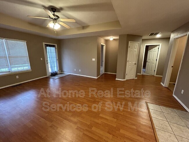 Foto del edificio - 106 Bailey Cir