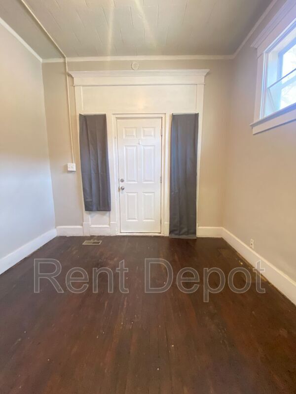 Foto del edificio - 827 Jefferson Ave