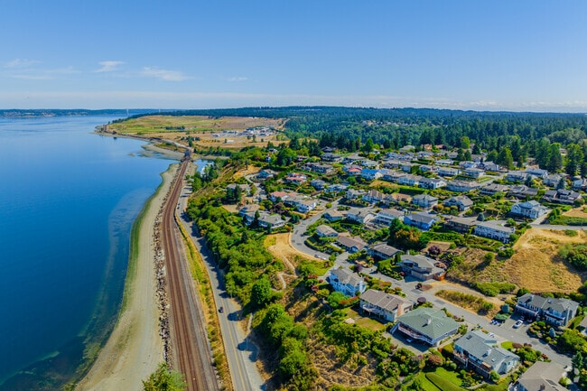 The Lakewood coastline offer picturesque views of American Lake.