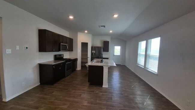 Building Photo - 345 Middle Grn Lp