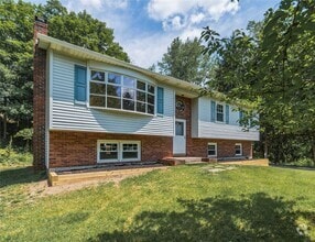 Building Photo - 5 Boxwood Close