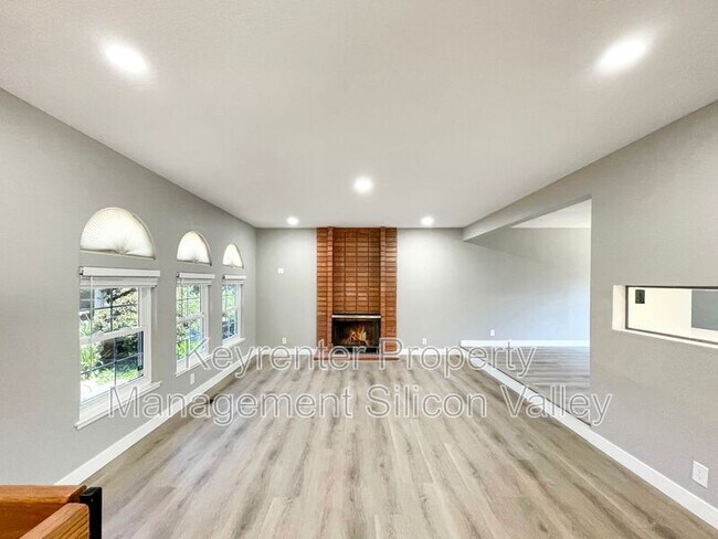 Foto del edificio - 1806 Blackmore Ct
