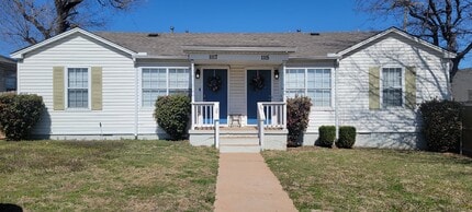 Building Photo - 1121 NW Ozmun Ave