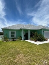 Building Photo - 136 Breezeway Dr