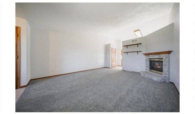 Foto del edificio - 5769 Skippers Ln