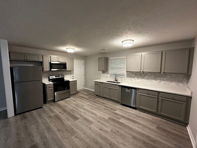 Building Photo - 3 Bed and 2 Bath in Covington, GA!