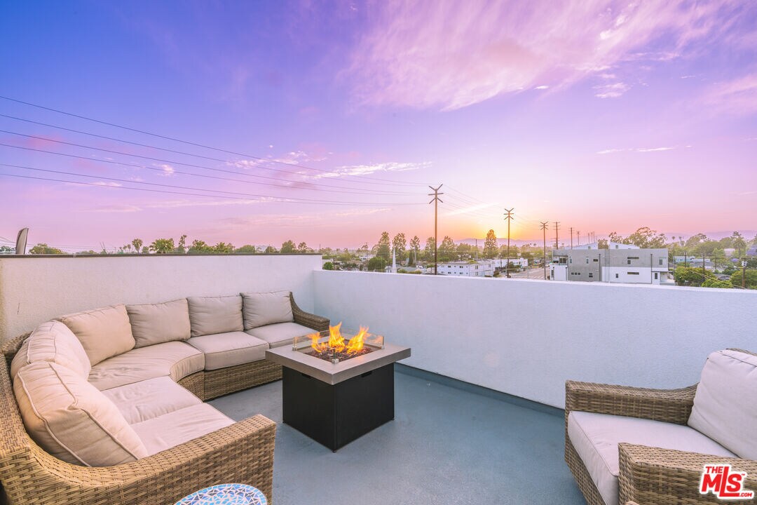 Foto principal - 4912 S Centinela Ave