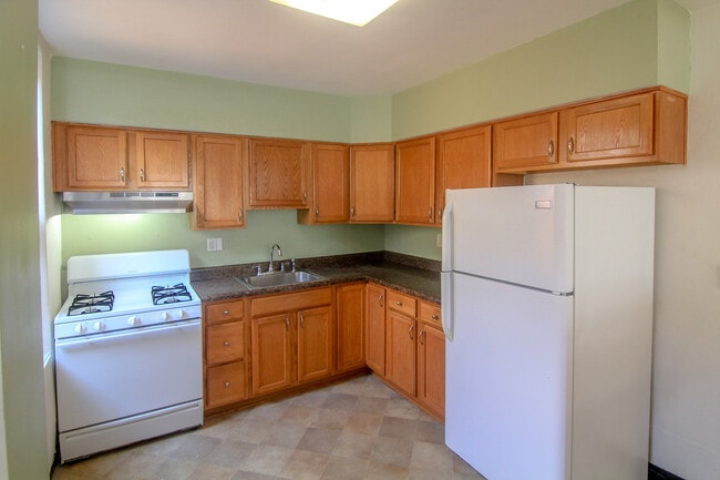 Building Photo - 319 S Trenton Ave