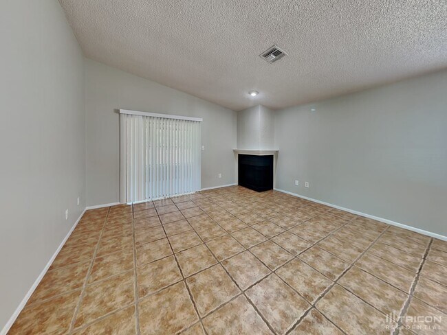 Foto del edificio - 860 N Lake Sterling Ct
