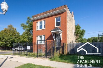 Building Photo - 4058 W Congress Pkwy