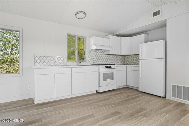 Foto del edificio - 2935 E Clark Ave