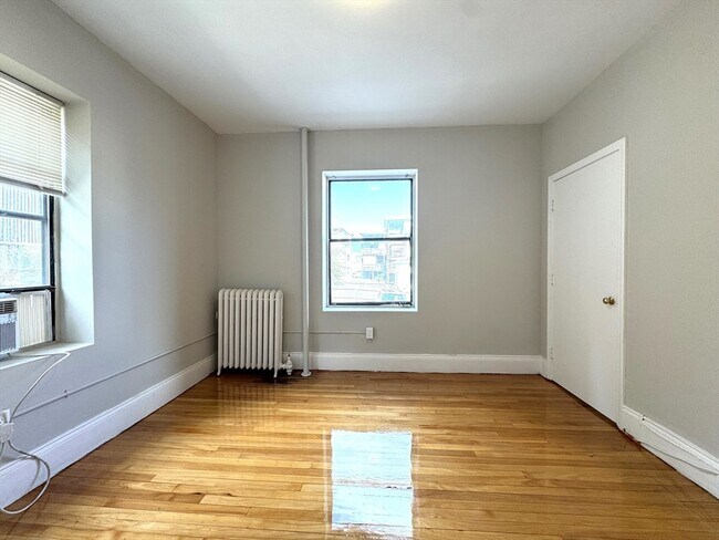 Foto del edificio - 8 Langmaid Ave