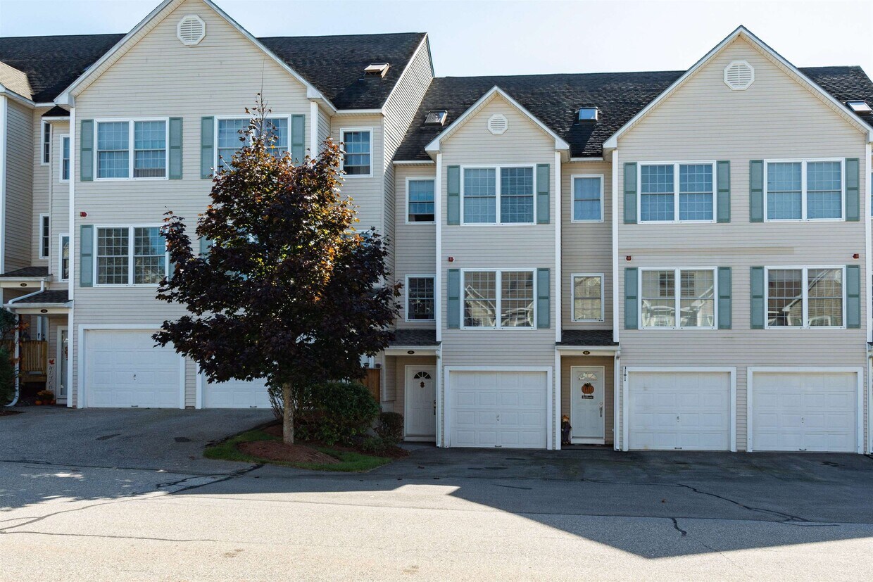 Primary Photo - 6 Intervale Ct
