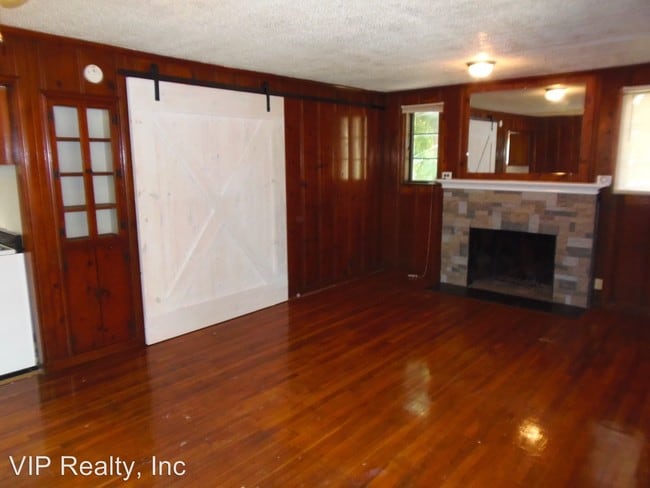 Building Photo - 2777 Thorndale Ave