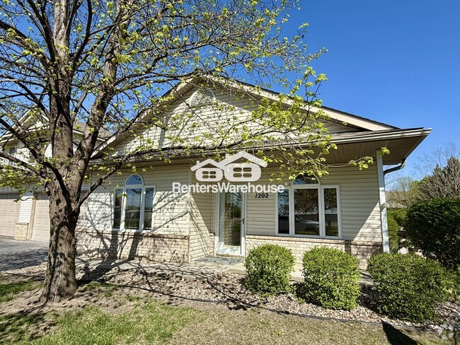 Building Photo - 1202 Crystal Pl E