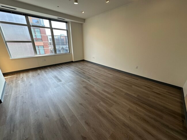 Building Photo - 145 E Berkeley St