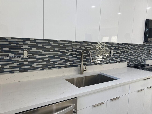 Foto del edificio - 2250 SW 69th Ave