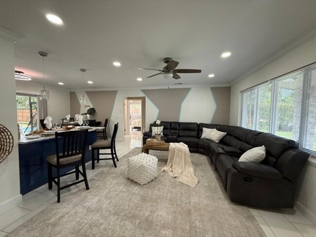 Building Photo - 721 NW 36th St