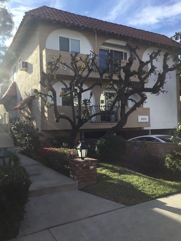 Building Photo - 3515 Mentone Ave