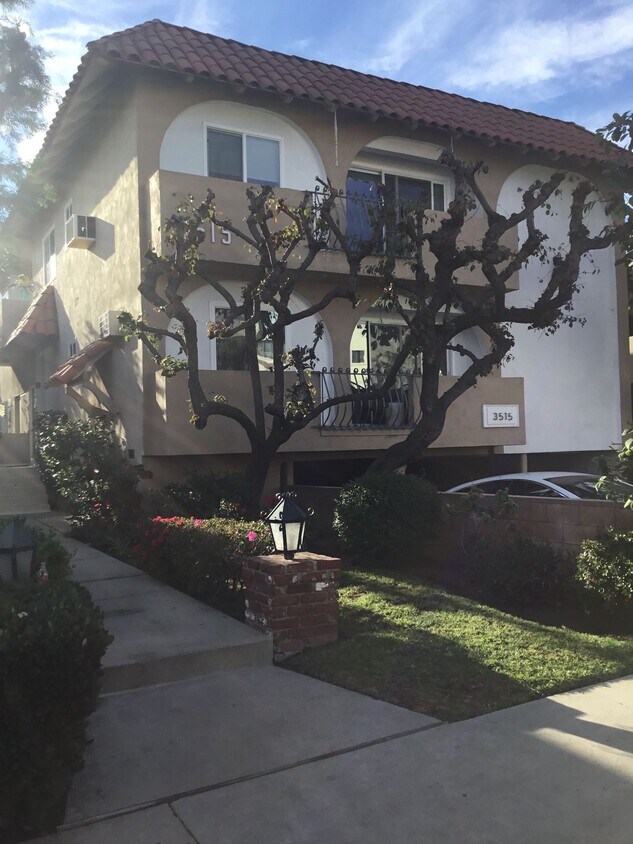 Foto del edificio - 3515 Mentone Ave