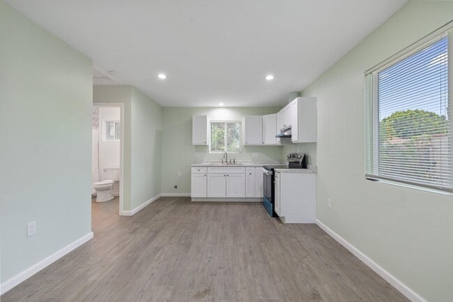 Building Photo - 15452 Romar St