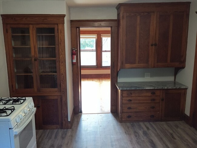 Building Photo - 248-250 N Main St