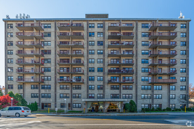 Building Photo - The Fountains