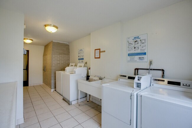 Lavandería en el lugar - Woodbridge Terrace Apartments
