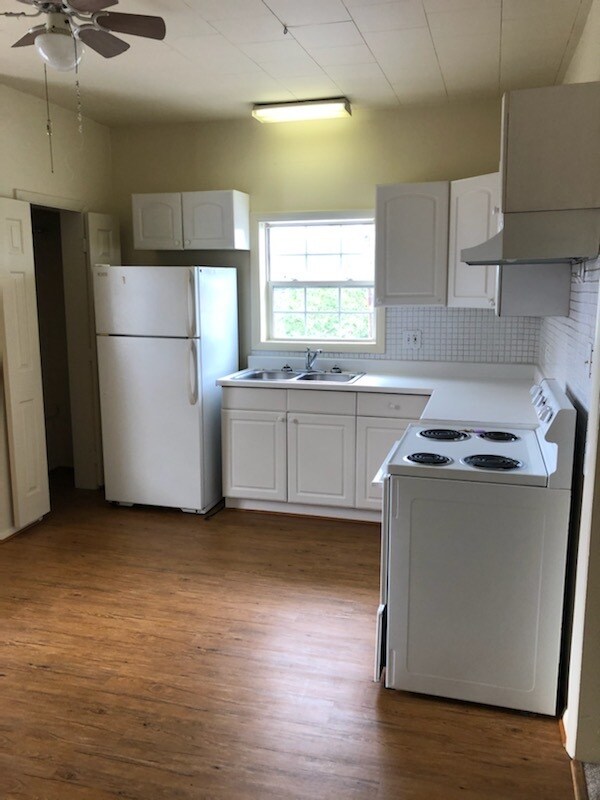 Kitchen - 209 E Potomac St