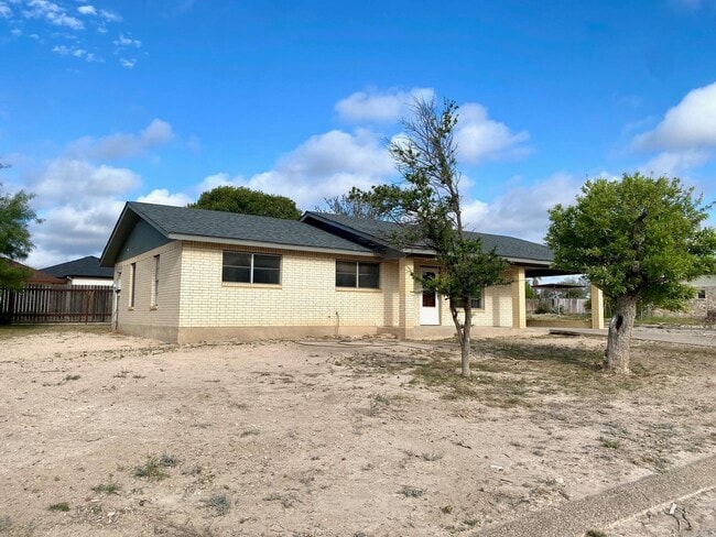 Foto del edificio - 114 Rhonda Dr