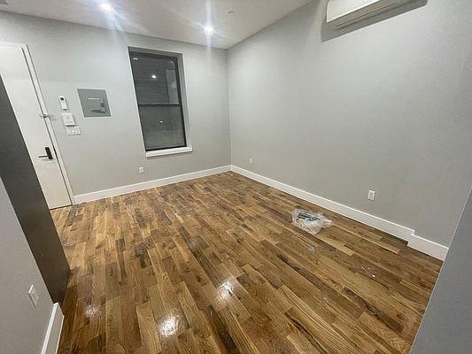 Foto principal - 2 bedroom in BRONX NY 10455