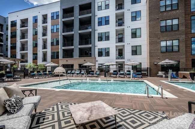 Building Photo - 101 W Morehead St