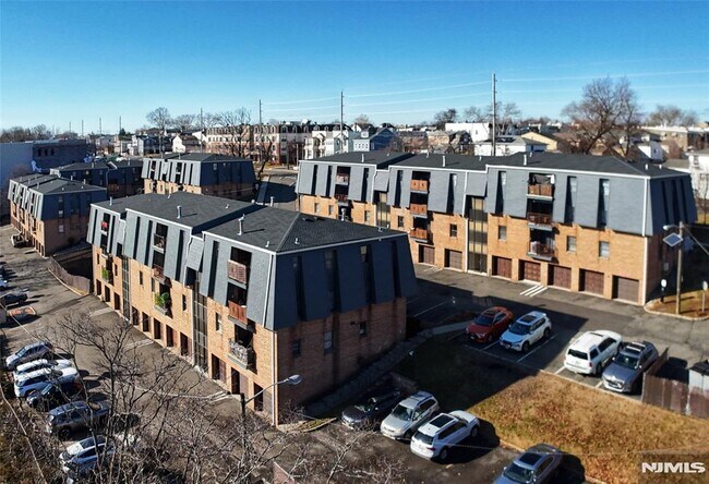 Foto del edificio - 700 Schuyler Ave