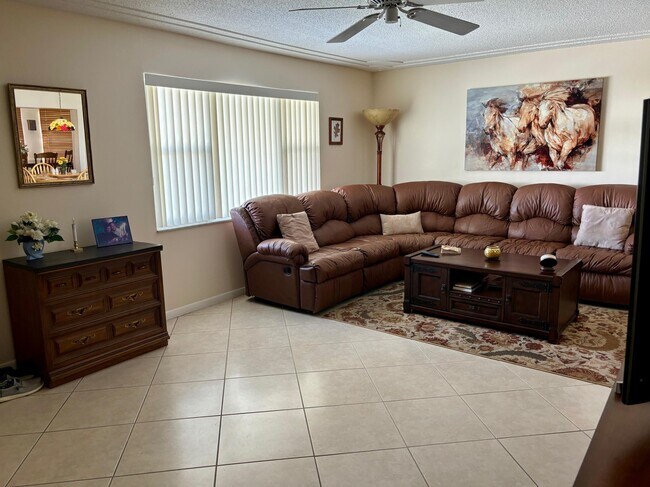 Foto del edificio - 517 SW 19th St