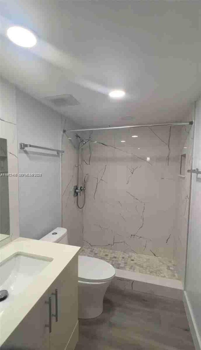 Foto del edificio - 1555 W 44th Pl